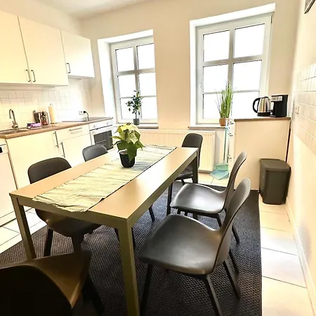 Gemuetliche Altbauwohnung Nahe Des Bahnhofs Halle Apartment *