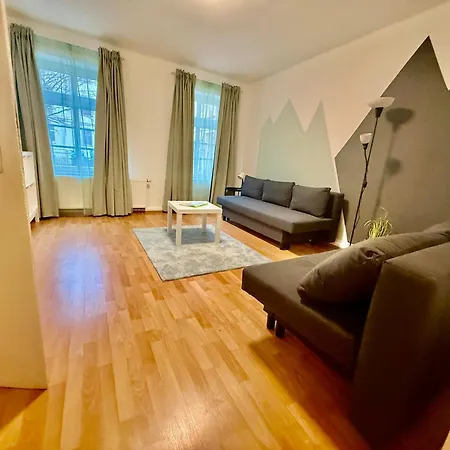 Gemuetliche Altbauwohnung Nahe Des Bahnhofs Halle