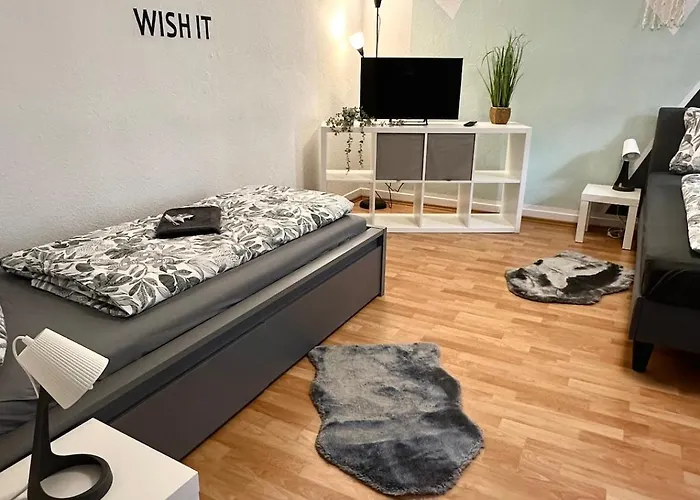 Gemuetliche Altbauwohnung Nahe Des Bahnhofs Halle Apartman *