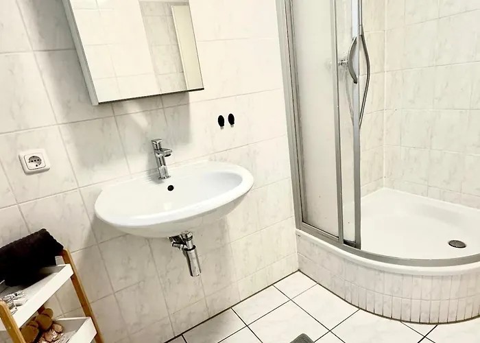 Gemuetliche Altbauwohnung Nahe Des Bahnhofs Halle Apartman