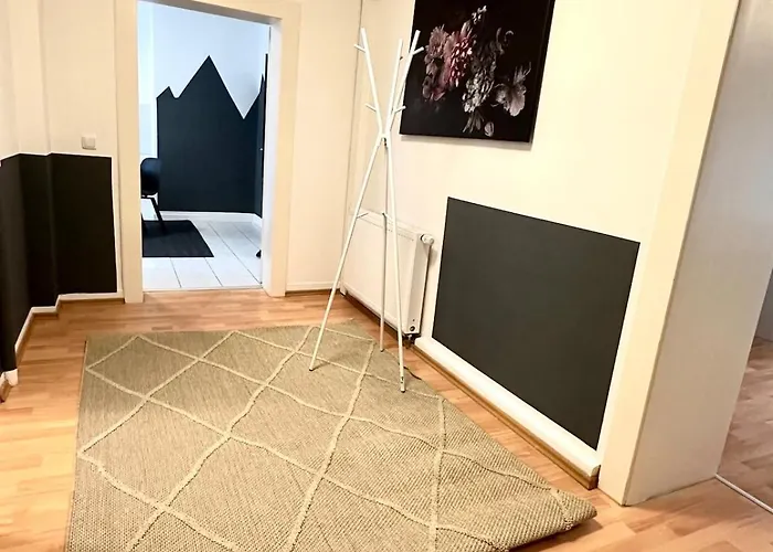 Gemuetliche Altbauwohnung Nahe Des Bahnhofs Halle *