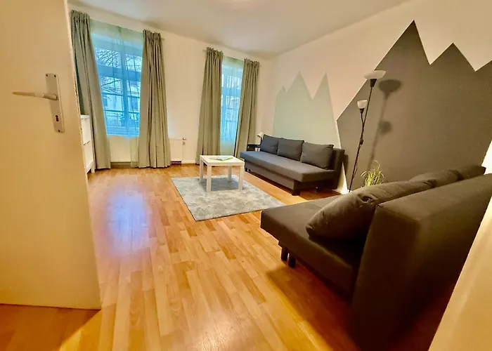 Gemuetliche Altbauwohnung Nahe Des Bahnhofs Halle